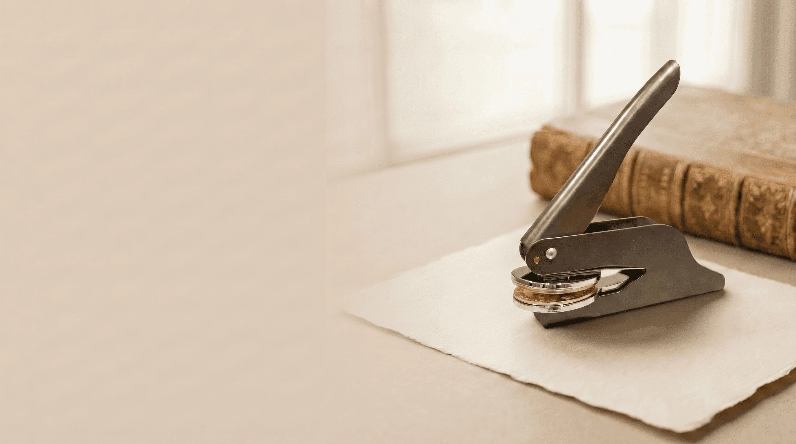 paletrace-personalized-book-embosser-case